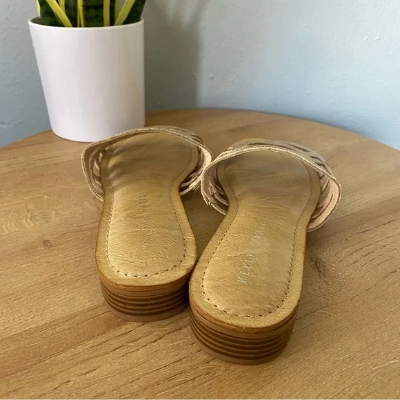 NEW Kelly & Katie Kenzy Gold Sandals - Picture 5 of 9